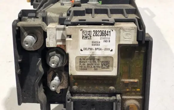 Citroen C4 I Picasso Fuse module 28236841