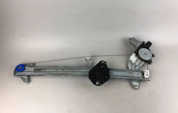 Subaru Forester SJ Front door window regulator with motor 