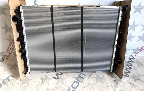 Mercedes-Benz EQC Coolant radiator A0995003303 A0995008800 CR2172000P