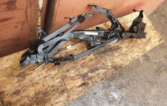 Volvo C70 Convertible roof hinge 31256604 9219655C