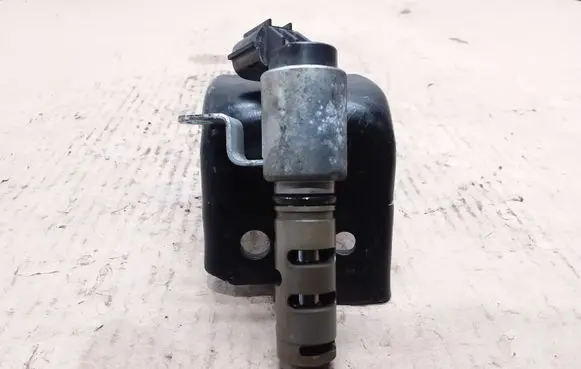 Toyota Yaris Camshaft vanos timing valve 347020 522022