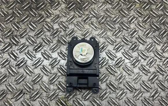 Multifunctional control switch/knob