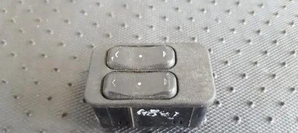 Opel Zafira A Electric window control switch 13363201 90561088