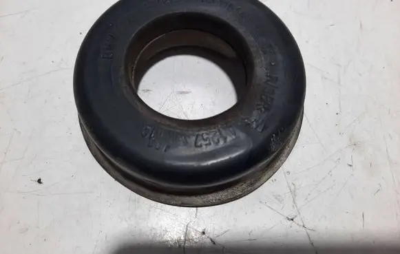 BMW 1 E81 E87 Rear coil spring rubber mount 6764419
