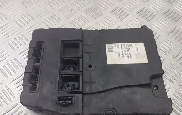 Renault Megane II Fuse box set 8200309689