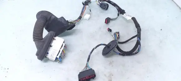 Ford Fiesta Front door wiring loom 8V5T14A584ACF EET1E12221135000