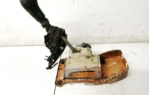 Hyundai Trajet Gear shifter/selector