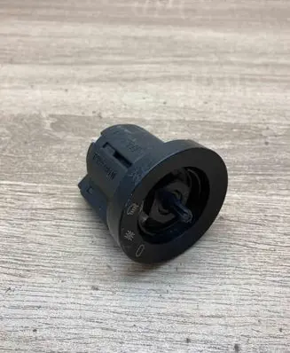 BMW 5 E39 Light switch 8363683