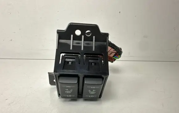Nissan Leaf II (ZE1) Seat heating switch 682UU5SK0A 5SK0A