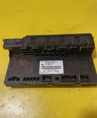 Mercedes-Benz E W211 SAM control unit 2115458501