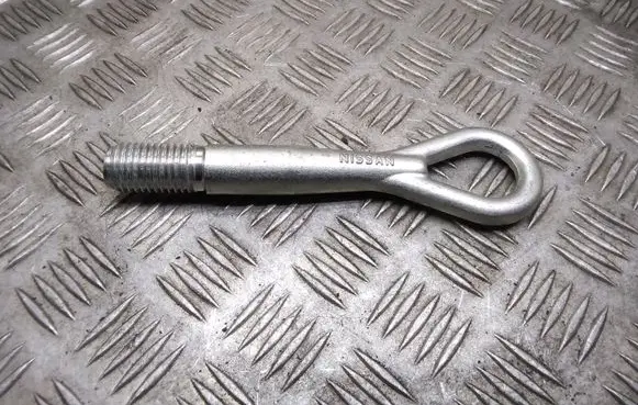 Nissan Qashqai+2 Towing hook eye 