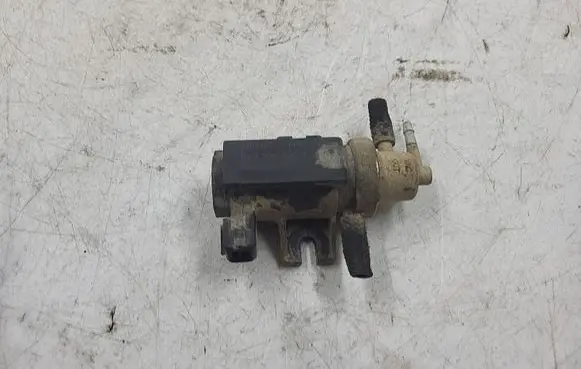 Audi A4 S4 B5 8D Turbo solenoid valve 1H0906627A