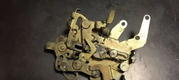 Mercedes-Benz Sprinter W901 W902 W903 W904 Rear door lock 9017301935
