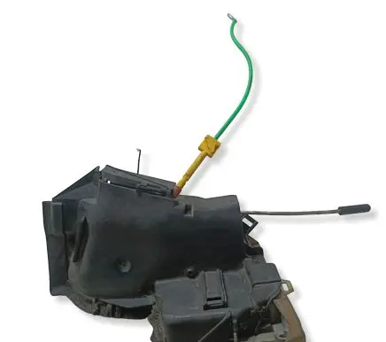 BMW 5 E39 Front door lock 8352165 40620751
