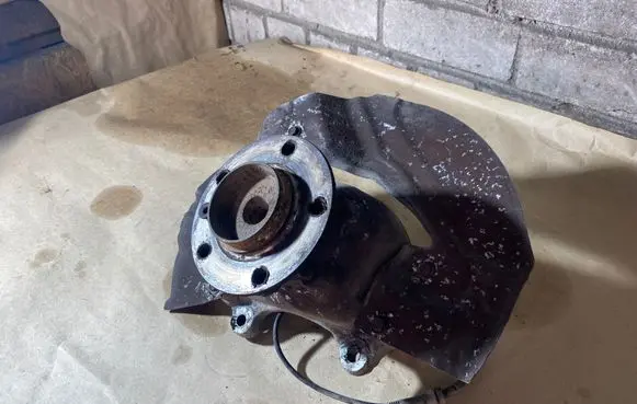 BMW 7 E65 E66 Front wheel hub