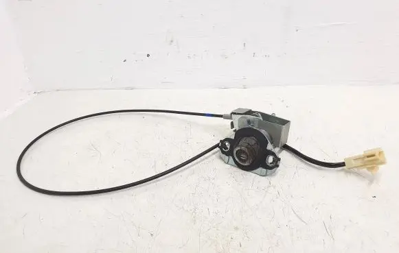 Lexus IS 220D-250-350 Tailgate exterior lock 