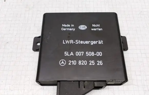 Mercedes-Benz E W210 Comfort/convenience module 2108202526 5LA00750800