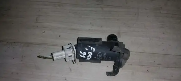 Ford Focus Windscreen/windshield washer pump 93bb17k624ba