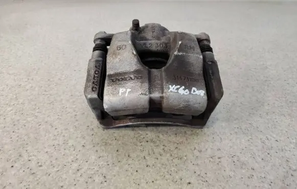 Volvo XC40 Front brake caliper