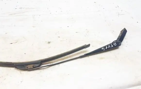 Ford Mondeo Mk III Front wiper blade arm 1s7117526ab