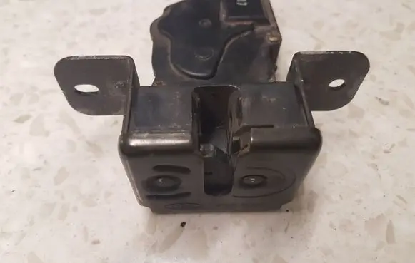 KIA Sorento Loading door lock 871303E000