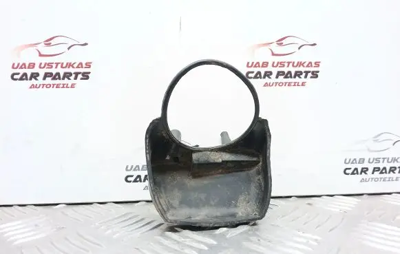 Volvo S40, V40 Fuel tank mounting bracket MR134399