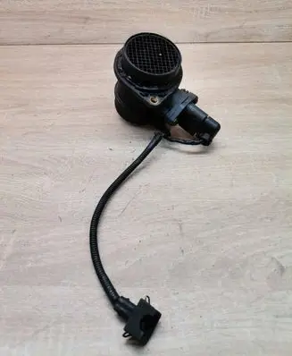 Skoda Octavia Mk1 (1U) Mass air flow meter 06A906461 0280217121