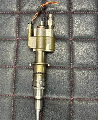 BMW 3 E90 E91 Fuel injector 7589048 758904808 10181010