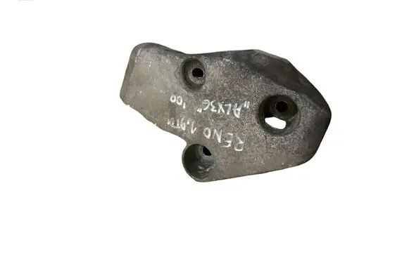Engine mounting bracket