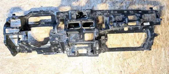 Chevrolet Tahoe Dashboard lower bottom trim panel 84273086