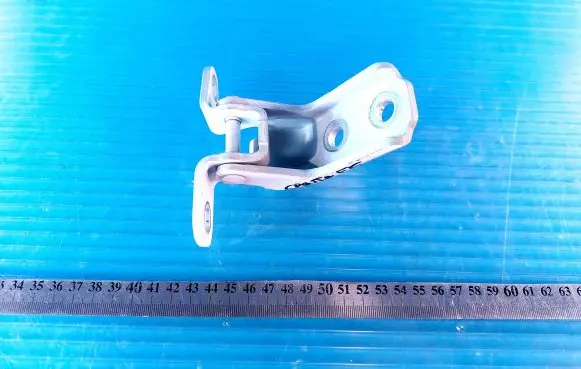 Hyundai Santa Fe Front door lower hinge A046057