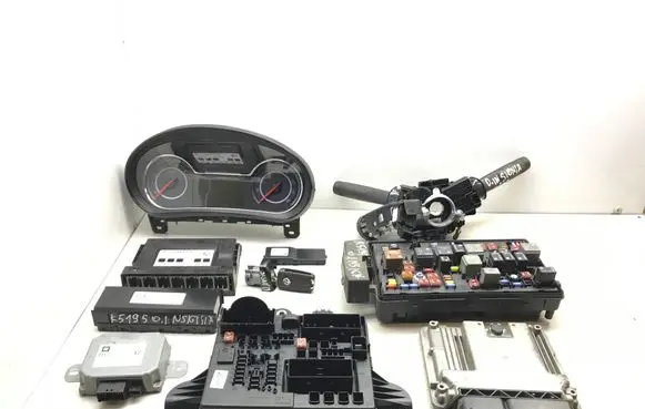 Opel Insignia A Engine ECU kit and lock set 55485466 0281031379 13583333