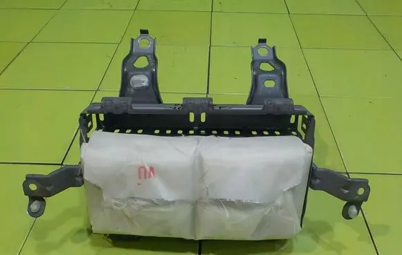 Toyota Prius (XW30) Passenger airbag BAMPT11783