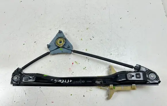 Volkswagen Amarok Rear window lifting mechanism without motor 121397K