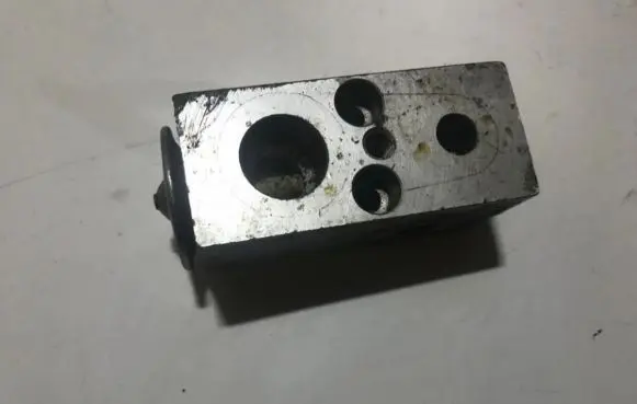 Chrysler Neon II Air conditioning (A/C) expansion valve 05278510ac 17999