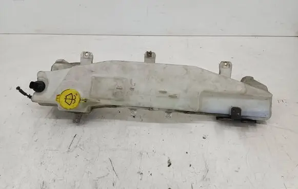 Dodge Nitro Windshield washer fluid reservoir/tank 1000808A 55157432A 8577