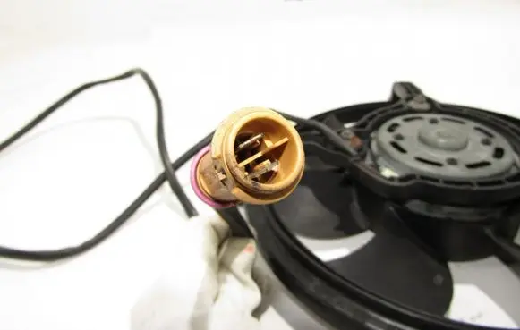 Audi A8 S8 D2 4D Radiator cooling fan shroud kodo