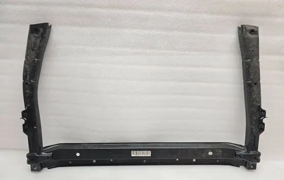 Volvo XC40 Radiator mount bracket 32333099