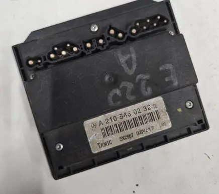Mercedes-Benz E W210 Other control units/modules A2105450232 96W17 3X3867