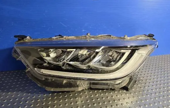 Toyota Yaris XP210 Headlight/headlamp 52-333