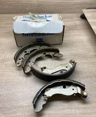 Audi 100 200 5000 C2 Handbrake/parking brake pads 431698527T