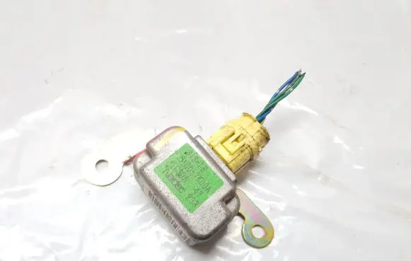 Mazda Premacy Airbag deployment crash/impact sensor C10057KD0A