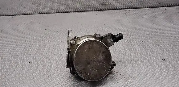 Volkswagen Tiguan Vacuum pump 