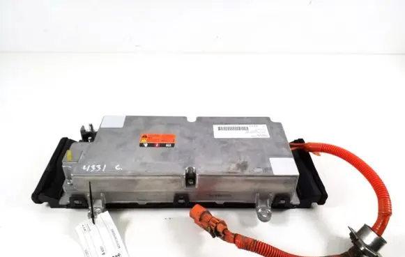 Voltage converter inverter