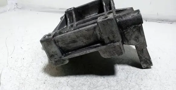 Volkswagen PASSAT B5 A/C compressor mount bracket 028260885 028260885A