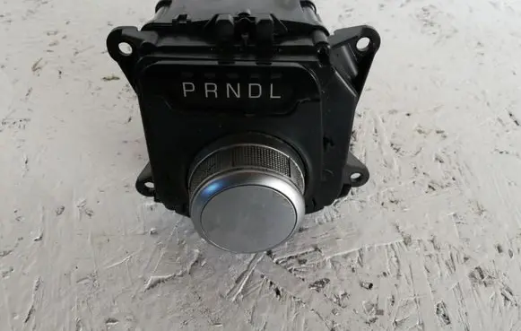 Chrysler Pacifica Gear shift switch/knob 68271630AA