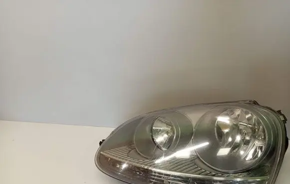 Volkswagen Golf V Headlight/headlamp