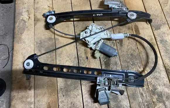 Mercedes-Benz CLS C219 Rear door window regulator with motor a2198200542 2198200542