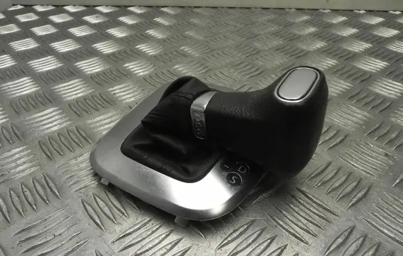 Volkswagen Polo V 6R Gear shifter/selector 6R2713203B T8203