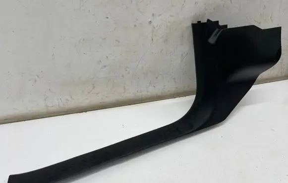 Mercedes-Benz GLE W167 Front sill trim cover A1676803301
